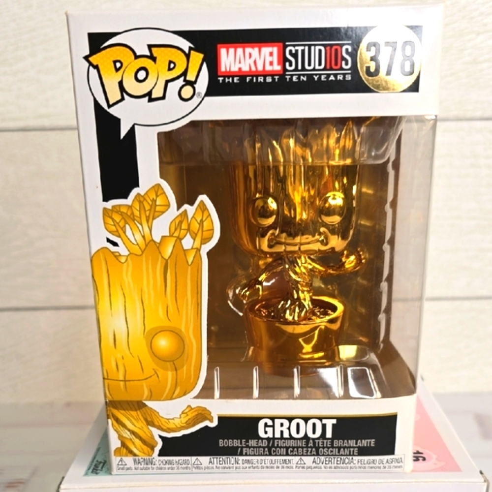 Funko Pop Groot in Shimmering Gold - Picture 2 of 5